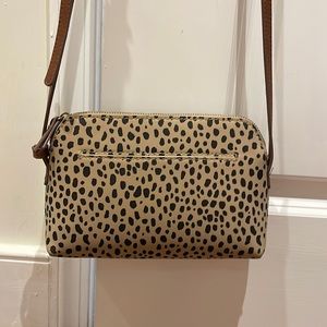 LIKE NEW - Universal Thread Crossbody Purse